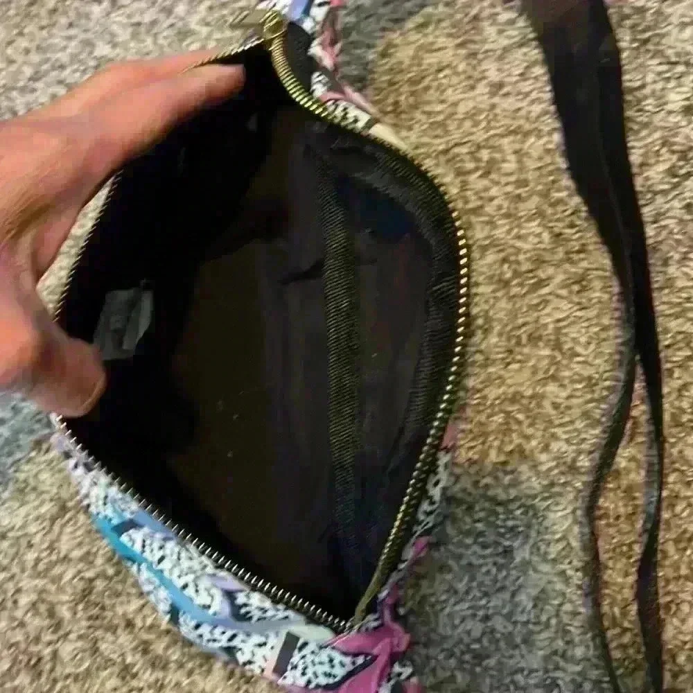 Fanny pack - Picture 2 of 2